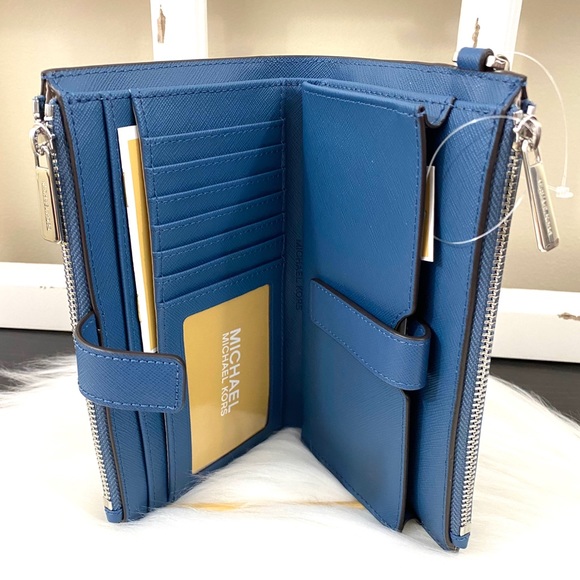 Michael Kors Jet Set Travel Double Zip Wristlet - Picture 7 of 9